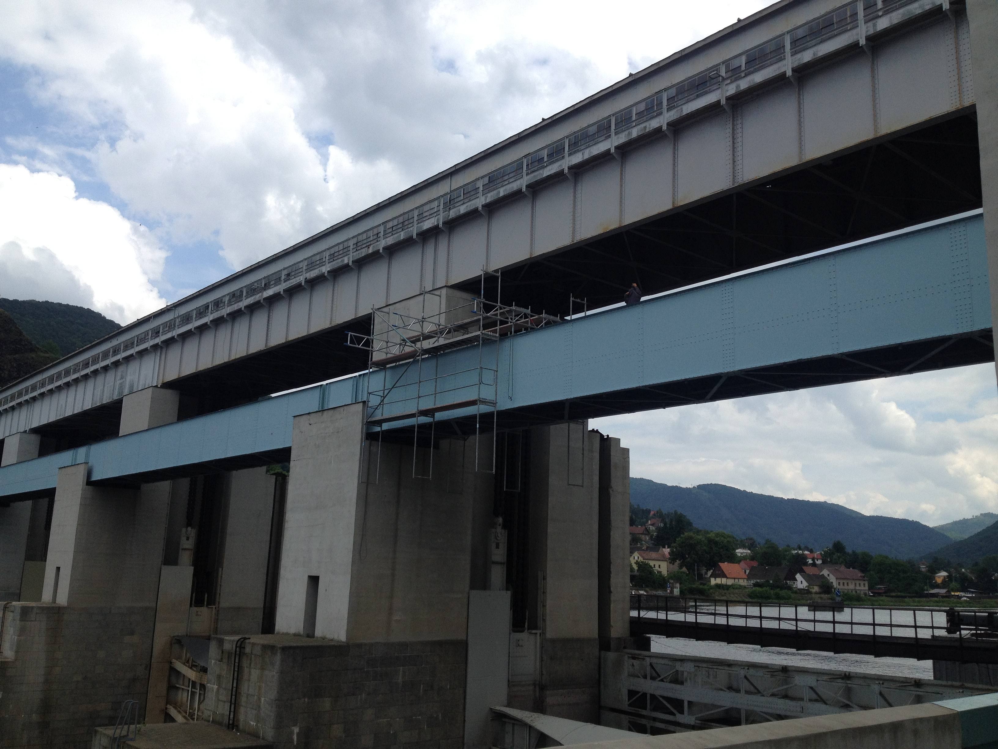Wasserwerk Střekov, Reparatur einer Fußgängerbrücke
